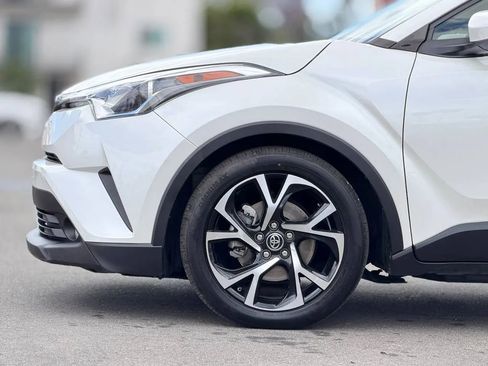 Used 2018 Toyota C-HR XLE FWD image 7