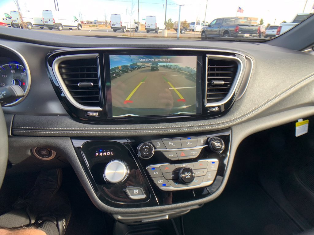 New 2026 Chrysler Pacifica Select w/ S Appearance Package AWD/4WD image 20