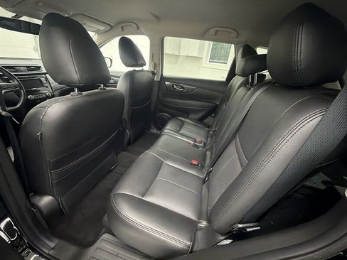 Used 2018 Nissan Rogue SV AWD/4WD image 12