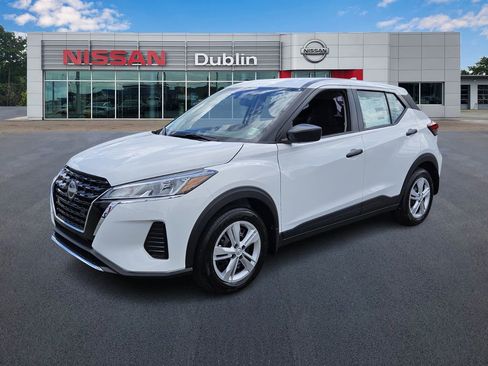 New 2025 Nissan Kicks Play S image 1