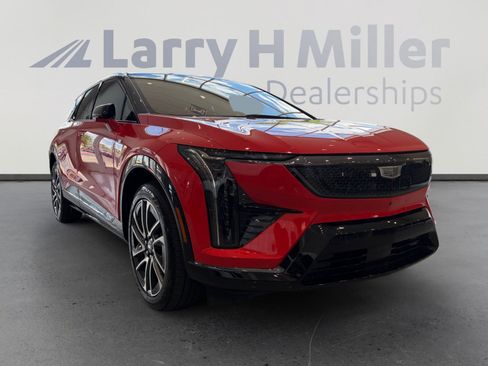Used 2025 Cadillac Optiq Sport 2 AWD/4WD image 7