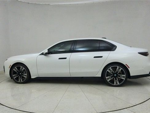 Used 2023 BMW i7 xDrive60 image 68