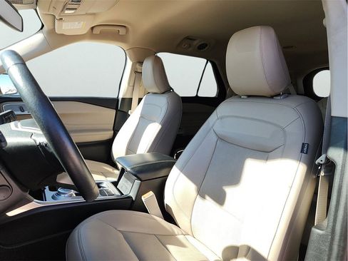 Used 2023 Ford Explorer Limited w/ Equipment Group 301A image 17