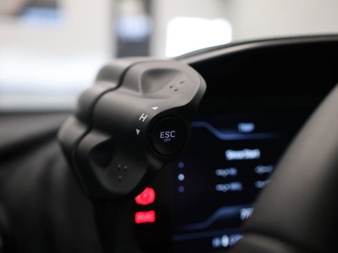 Used 2025 McLaren 750S image 18