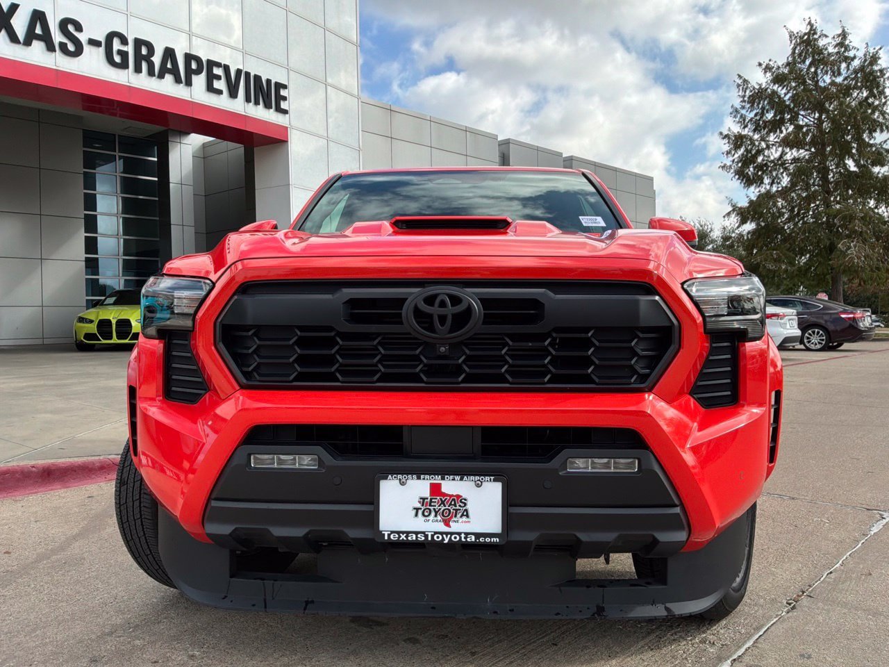 Used 2024 Toyota Tacoma TRD Sport w/ TRD Sport Premium Package RWD image 3