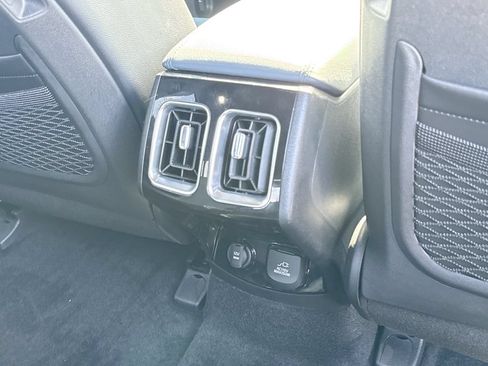 Used 2025 Kia Sorento SX Prestige AWD/4WD image 18
