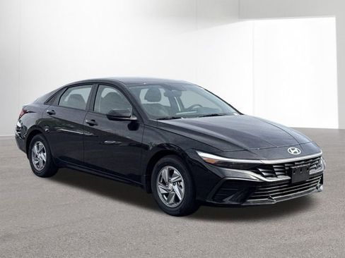 New 2026 Hyundai Elantra SE FWD image 12