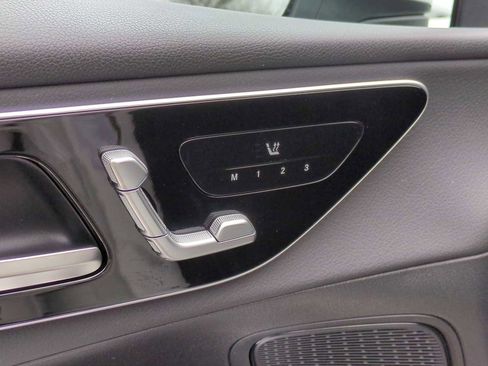 Used 2025 Mercedes-Benz GLC 300 4MATIC image 18