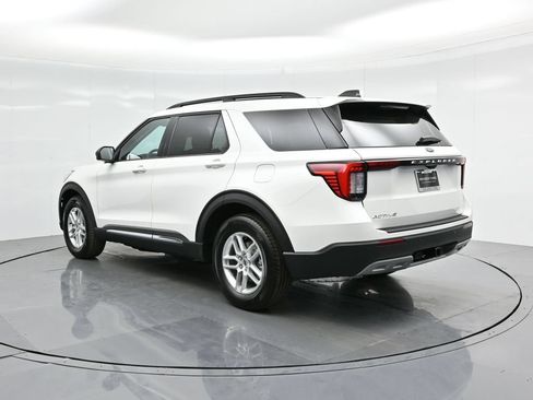 Used 2025 Ford Explorer Active RWD image 5