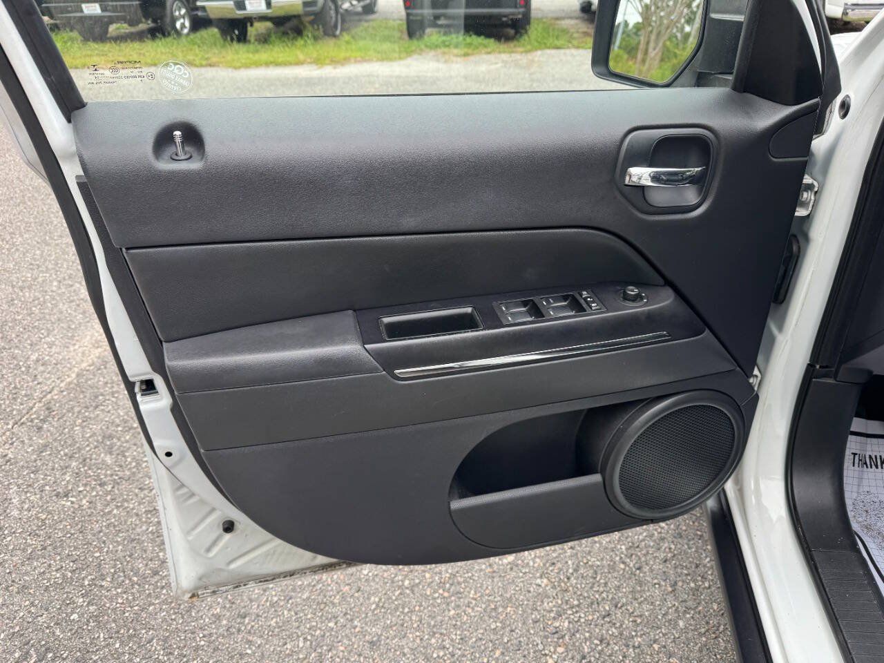 Used 2014 Jeep Patriot Limited FWD image 40