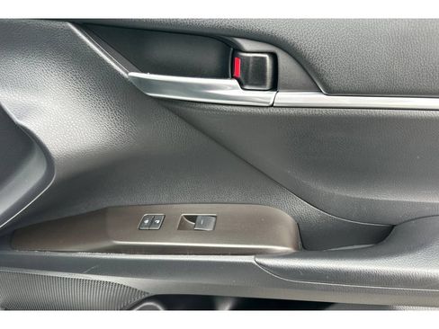 Certified 2022 Toyota Camry SE FWD image 18