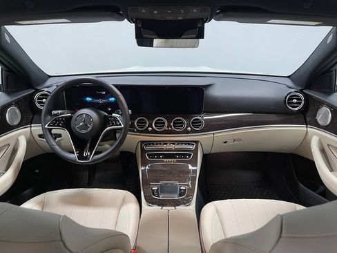 Used 2023 Mercedes-Benz E 350 4MATIC Sedan image 30