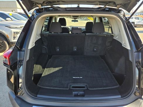 Used 2021 Nissan Rogue SV image 32