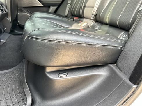 Used 2019 Land Rover Range Rover Velar R-Dynamic SE AWD/4WD image 23