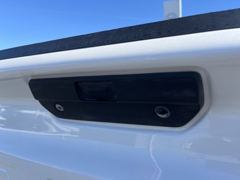 Used 2021 Chevrolet Silverado 1500 High Country w/ Technology Package image 4