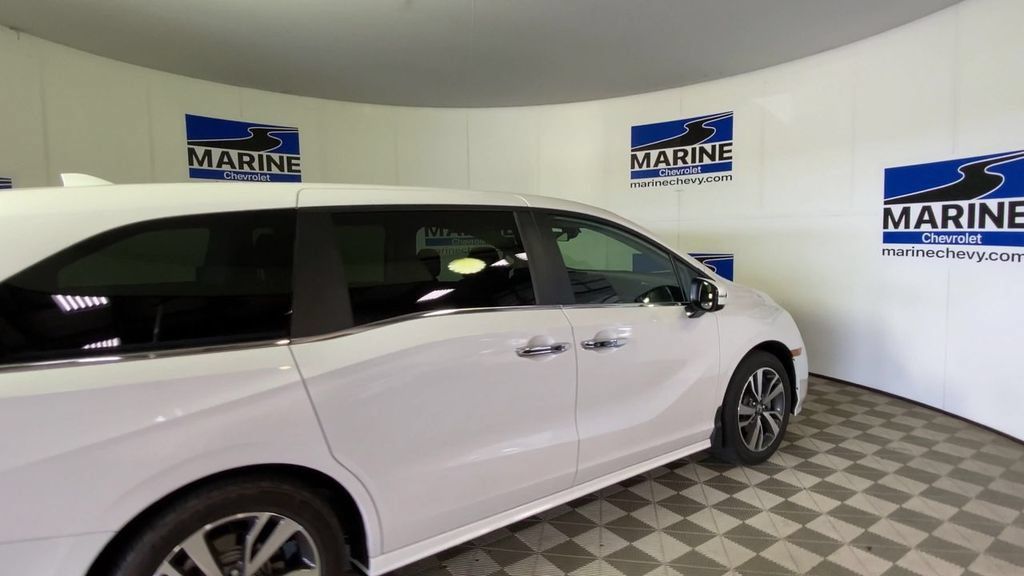 Used 2024 Honda Odyssey Touring image 2