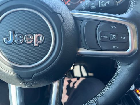 Used 2022 Jeep Wrangler Unlimited Sahara w/ Cold Weather Group image 30