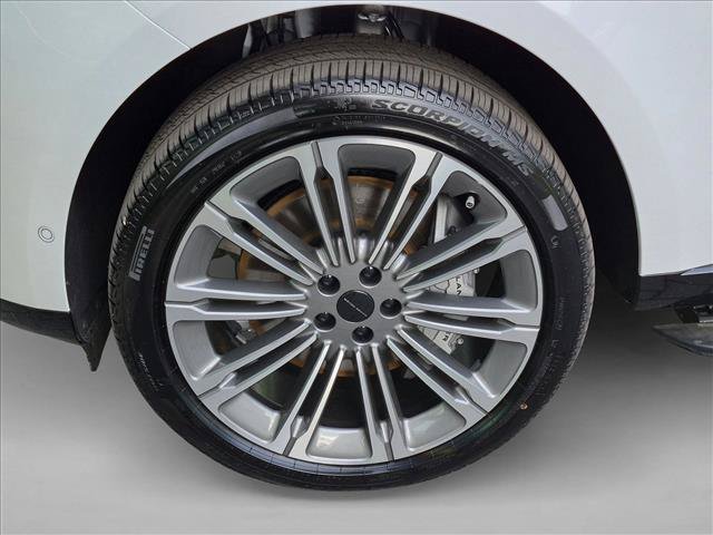 New 2026 Land Rover Range Rover Long Wheelbase SE AWD/4WD image 9