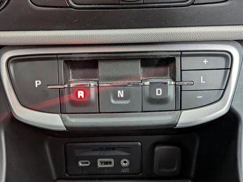 Used 2023 GMC Terrain SLT image 12