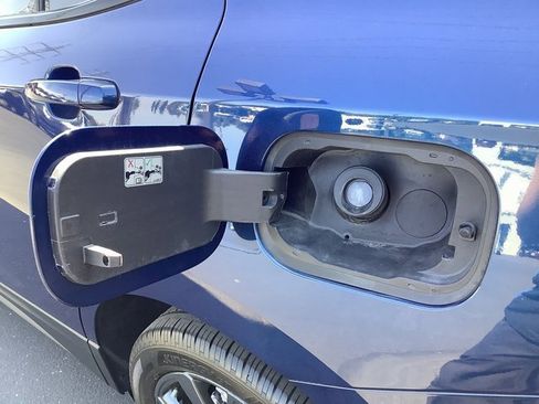 Used 2022 Chevrolet Equinox RS w/ RS Leather Package image 21