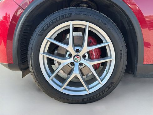 Used 2018 Alfa Romeo Stelvio Ti Sport image 43