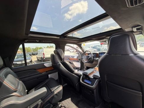 Used 2024 Lincoln Navigator L Black Label AWD/4WD image 31