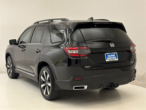 Certified 2023 Honda Pilot Elite image 8