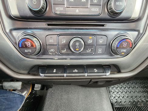 Used 2019 Chevrolet Silverado 2500 LT AWD/4WD image 32