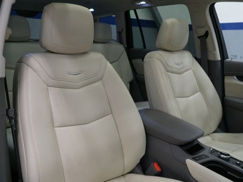 Used 2022 Cadillac XT6 Premium Luxury w/ Technology Package image 18