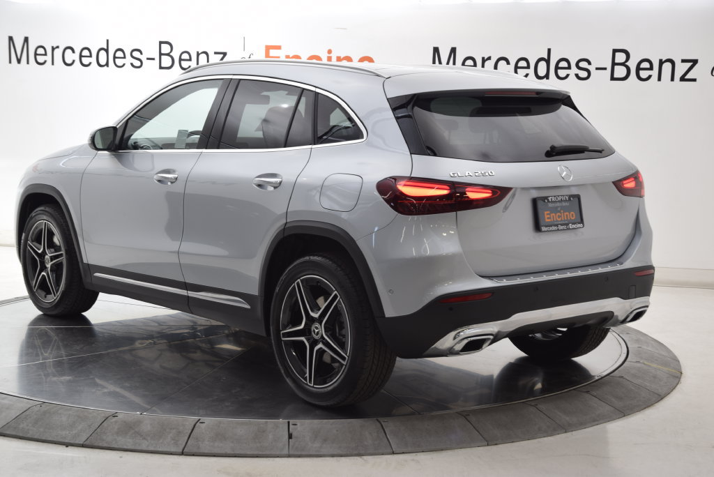Used 2026 Mercedes-Benz GLA 250 image 4