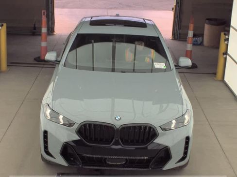 Used 2025 BMW X6 xDrive40i image 3