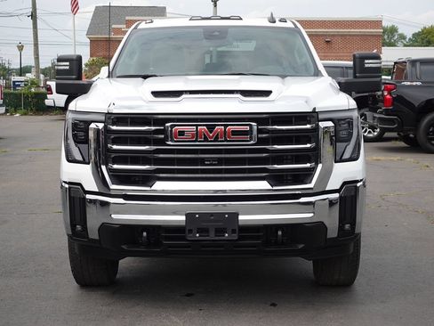 Used 2024 GMC Sierra 2500 SLE w/ SLE Value Package AWD/4WD image 5