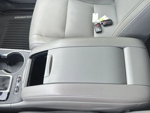 Used 2016 Toyota Highlander Limited Platinum image 13