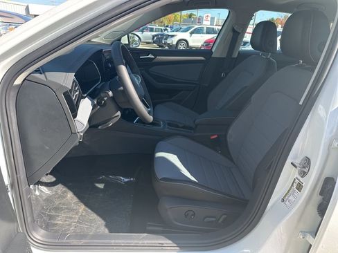New 2026 Volkswagen Jetta SE image 9