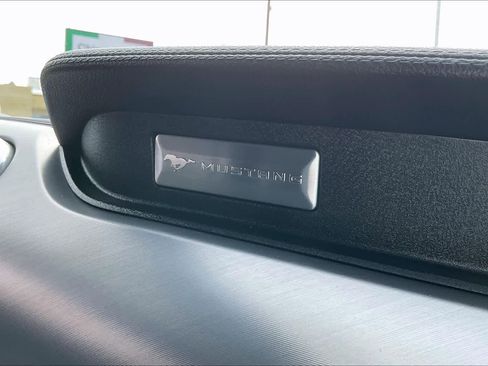 Used 2022 Ford Mustang Premium image 9