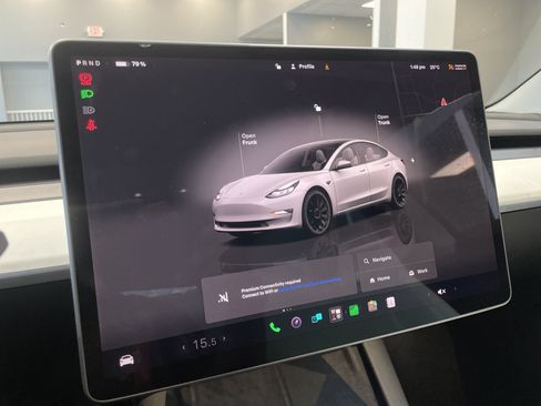 Used 2022 Tesla Model 3 Long Range AWD/4WD image 21