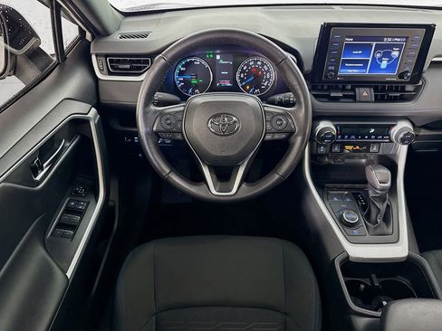 Used 2022 Toyota RAV4 SE w/ Convenience Package image 23