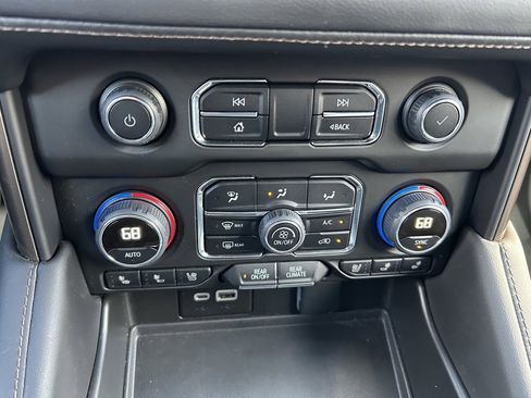 Used 2023 Chevrolet Tahoe High Country image 37