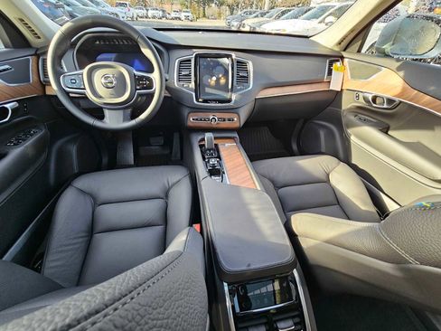 Used 2025 Volvo XC90 B6 Core w/ Protection Package Premier image 27