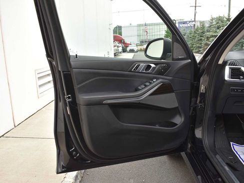 Used 2024 BMW X7 xDrive40i w/ Premium Package AWD/4WD image 17