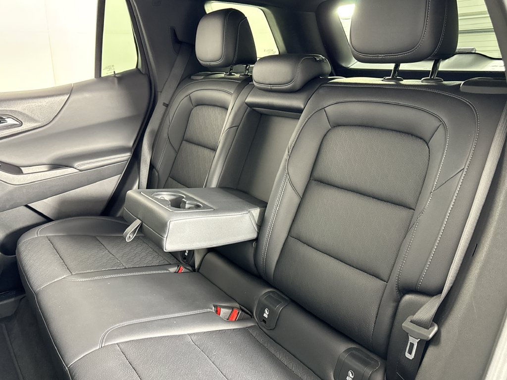 Used 2025 Chevrolet Equinox LT w/ Convenience Package II FWD image 11