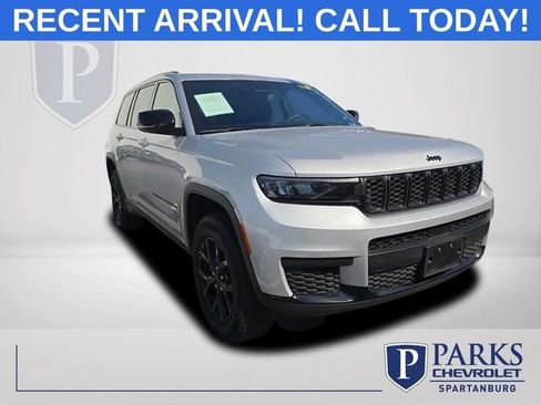 Used 2024 Jeep Grand Cherokee L Laredo image 1