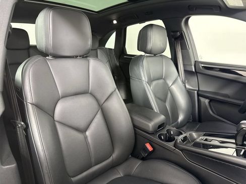 Certified 2024 Porsche Macan AWD/4WD image 24