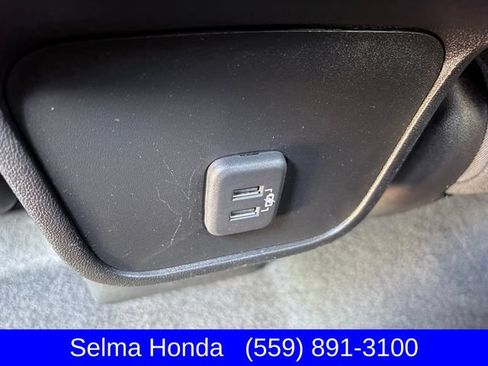 Used 2022 Chevrolet Equinox LT FWD image 9
