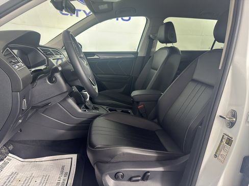 Used 2024 Volkswagen Tiguan SE FWD image 16