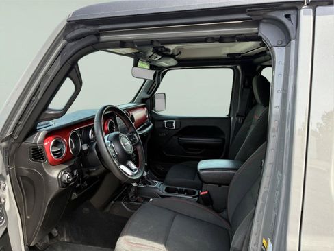 Used 2023 Jeep Gladiator Rubicon w/ LED Lighting Group AWD/4WD image 12