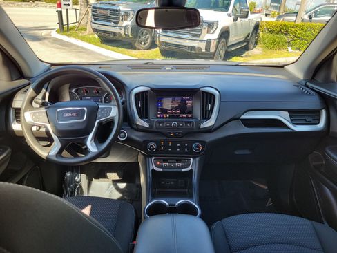 Used 2024 GMC Terrain SLE FWD image 16