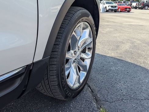Used 2012 Ford Explorer XLT AWD/4WD image 28