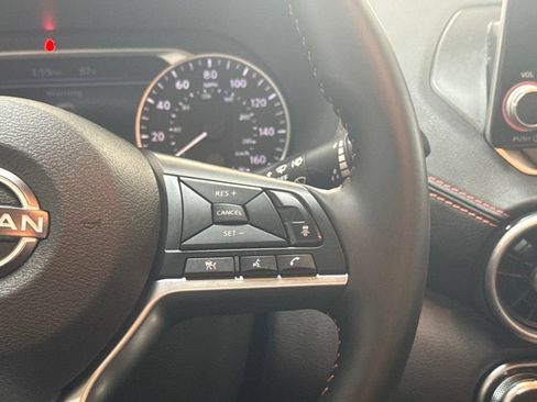 Used 2025 Nissan Sentra SR FWD image 16