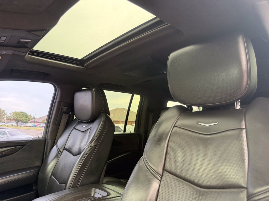 Used 2018 Cadillac Escalade ESV Platinum AWD/4WD image 30